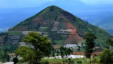 Indonesia S Gunung Padang Turns Out To Be World S Oldest Pyramid