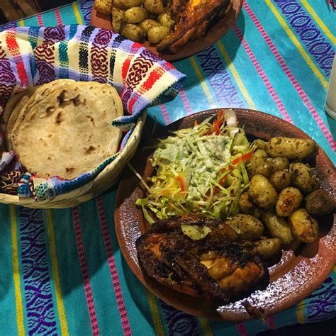 Pollito A La Le A Con Tortillas Y Papas Asadas Mmmm Su Olor Su