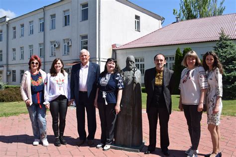 Колектив ЧНУ імені Петра Могили долучився до святкування Дня вишиванки ...