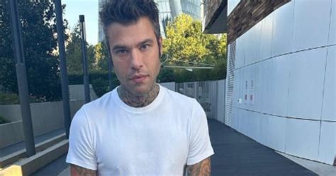 Fedez Il Chirurgo Che L Ha Operato Intervento Complesso Libero