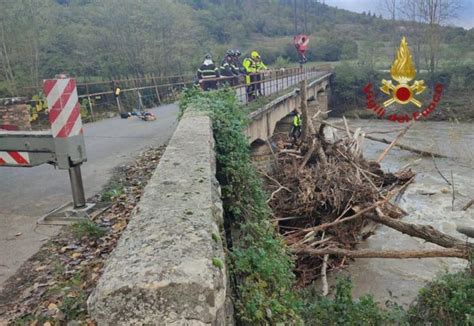 Prosegue Limpegno Dei Vigili Del Fuoco Nelle Regioni Colpite Dall