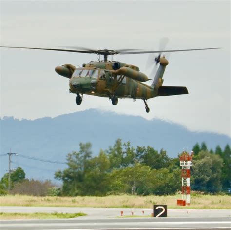 陸上自衛隊 Mitsubishi Uh 60ja 43122 熊本空港 航空フォト By Zakiyamaさん 撮影2017年10月17日