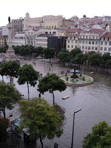 Pedras Rolantes Temporal Em Lisboa Algumas Fotografias