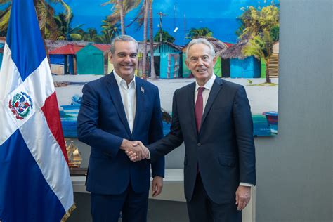 Fotos Presidenciard Tony Blair Se Re Ne Con El Presidente Luis Abinader