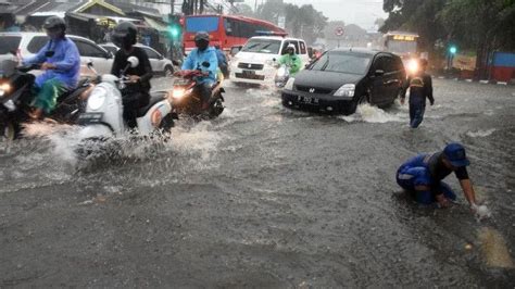 Diguyur Hujan Hari Ini Ruas Jalan Di Dki Jakarta Terendam Banjir