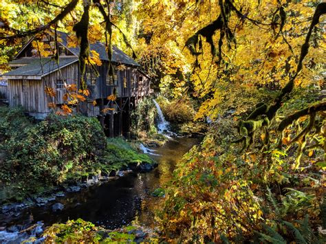 [4032x3024][OC] Cedar Creek Grist Mill in Woodland, WA. : r/AutumnPorn