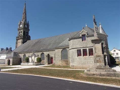 Eglise Saint Pierre Saint Paul à Guiscriff PA00091274 Monumentum