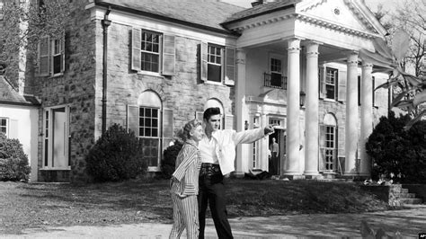 Elvis Presley’s Graceland Estate Opened to Public on This Day in '82