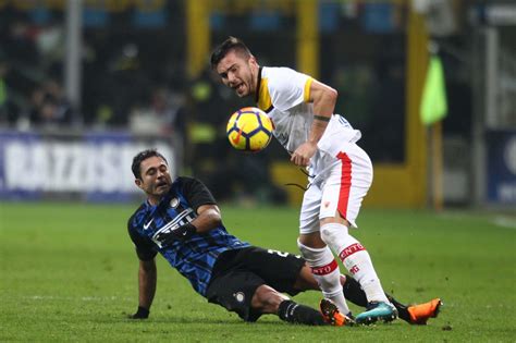 Serie A Inter Benevento 2 0 Decidono Skriniar E Ranocchia Di Testa