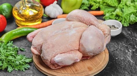 Consejos Para Limpiar Y Desinfectar El Pollo De Forma Correcta Antes De