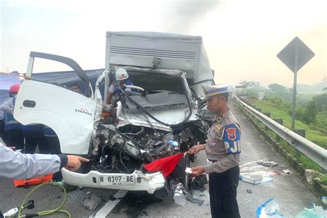 Kecelakaan Di KM 77 Lawang Polisi Beberkan Kronologi SUDUT KOTA