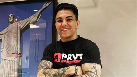 Ex Campe Do Ufc J Ssica Bate Estaca Est Em Novo Reality Da Record