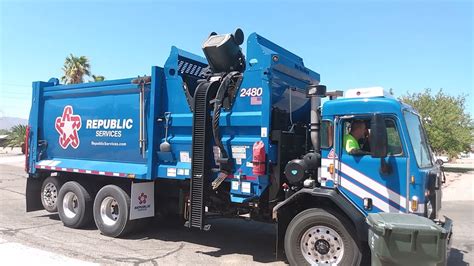 Republic Services Peterbilt Mcneilus Zr Garbage Truck Youtube