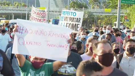 Donos De Bares E Restaurantes Protestam Na Zona Oeste Contra Medidas De