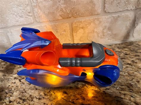 Paw Patrol Mighty Pups Zuma Deluxe Up Lights and Sounds - Vehicle Only ...