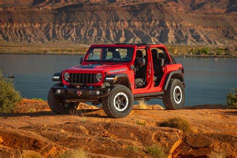 Lifted Jeep Wrangler: Pros and Cons | Safford CJDRF of Fredericksburg