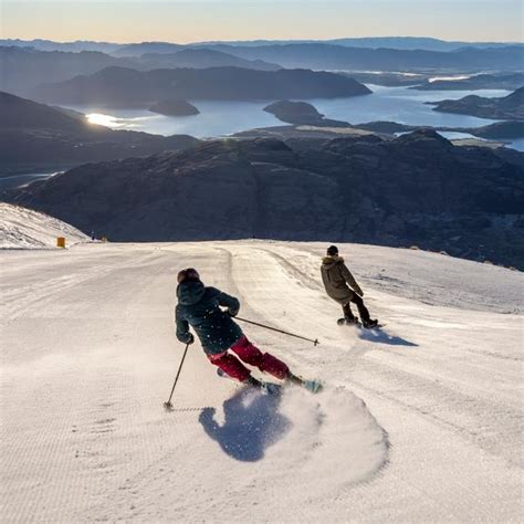 Skiing and Snowboarding in New Zealand | 100% Pure New Zealand