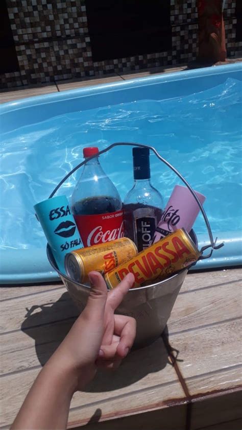 Foto De Cerveja Na Beira Da Piscina Doa O Siga Cloudlynx No Instagram