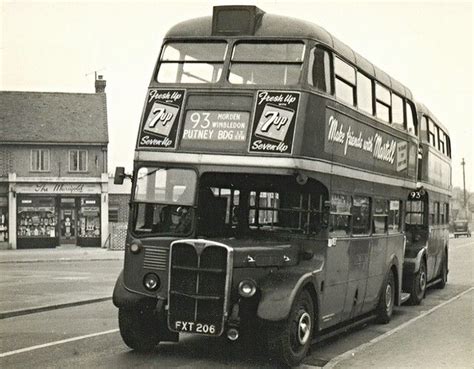 Rt At North Cheam Looking Really Smart London Bus London Country