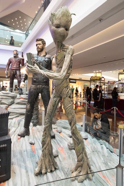 Hong Kong Main Street Gazette 大街小報 復仇者聯盟超級英雄與集結𣁽隆又一城 多款 Hot Toys復仇者聯盟