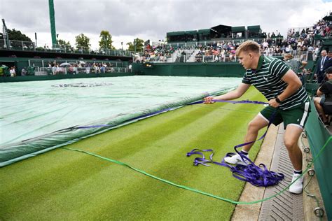 Deszczowy początek Wimbledonu Pogoda krzyżuje plany organizatorów