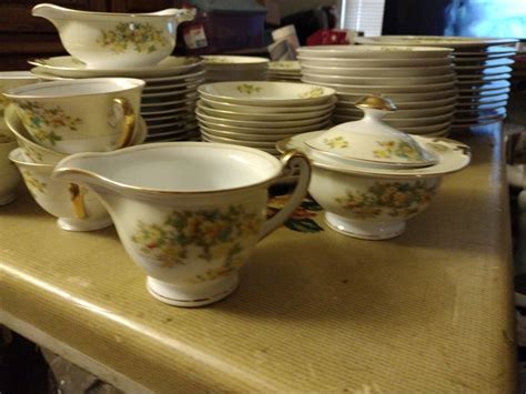 Meito Fine China Hand Painted Made In Japan 93 Pieces Stunning Set