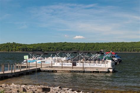 Taking a Scenic Cruise with Lake Wallenpaupack Boat Tours - Uncovering PA