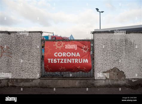 Corona Schnelltest Im Testzentrum Fotos Und Bildmaterial In Hoher