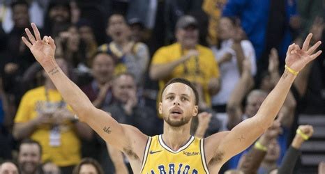 Warriors Red Hot Steph Curry Take On Knicks In MSG Favored By