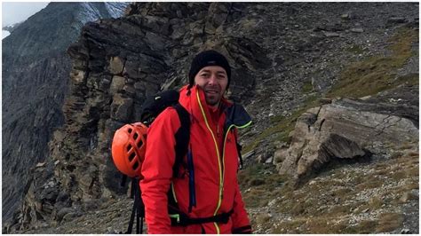 Un Alpinist Roman A Murit Pe Everest Dupa Ce A Incercat Sa Escaladeze