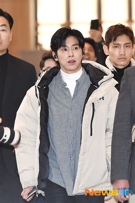 동방신기 유노윤호 ‘여유가 느껴지는 표정 포토엔hd 손에 잡히는 뉴스 눈에 보이는 뉴스 뉴스엔