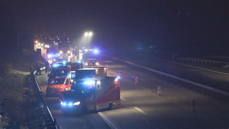 Unfall auf A1 bei Groß Ippener BMW kracht in Stauende