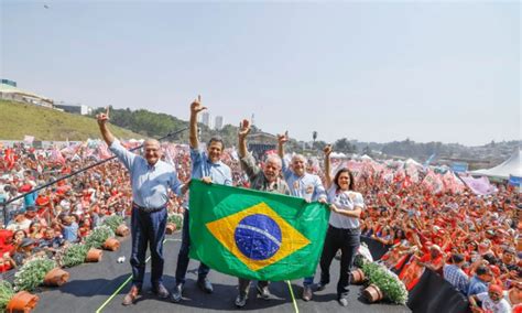 Lula durante comício em SP diz Ninguém quer saber se Bolsonaro é