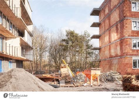 Baustelle Eines Mehrfamilienhauses Ein Lizenzfreies Stock Foto Von