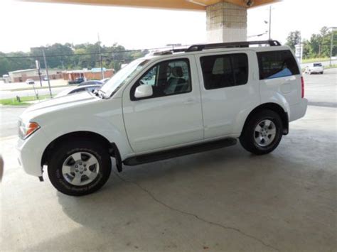 Find Used Nissan Pathfinder Se Off Road Sport Utility Door L