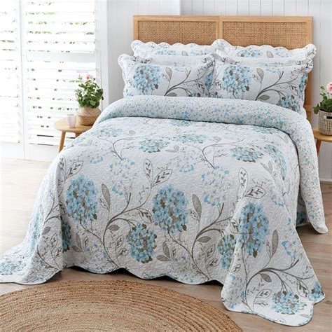 Reversible Floral Bedspread Home Collections