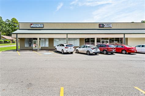 800 East St, Texarkana, AR 71854 - College Hill Shopping Center | LoopNet