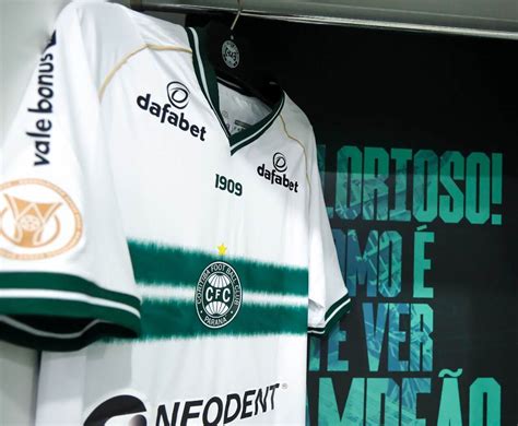 Coritiba fecha novo patrocinador até o final de 2025 Banda B