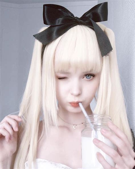 ﾟ milkgore Instagram milkgore Gal Guess Rose Aesthetic People