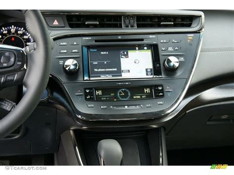 Toyota Avalon Hybrid Limited Controls Photo Gtcarlot