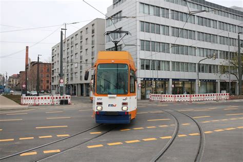 RNV Düwag M8C modernisiert Wagen 3257 am 15 12 18 in Heidelberg Hbf