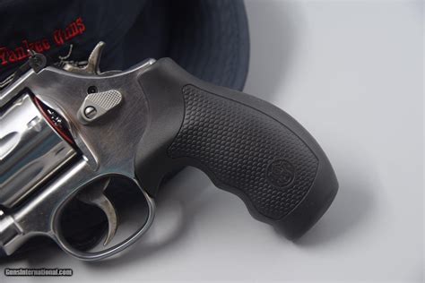 Sandw Model 686 Plus 7 Shot 357 Magnum Snub Nose Revolver For Sale