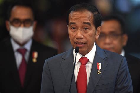 Indonesian president regrets past rights abuses in country - LiCAS.news ...