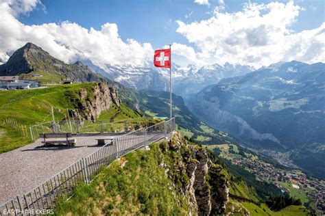 Walking from Männlichen to Kleine Scheidegg on the Panorama Trail