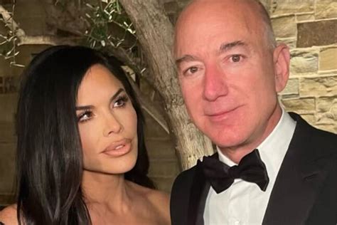 Inside Jeff Bezos And Lauren Sánchezs Romantic Engagement Trip