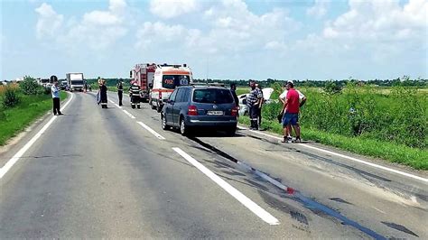 FOTO Accident cu trei răniți între care unul grav petrecut în