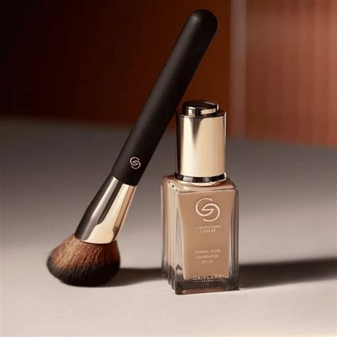 Pincel De Base Sensuous Touch Giordani Gold Da Oriflame Oribeleza