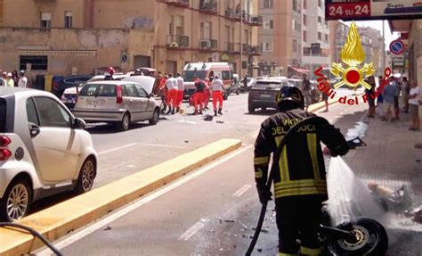 Incidente A Cagliari Moto In Fiamme Dopo L Impatto Con Un Auto In Via