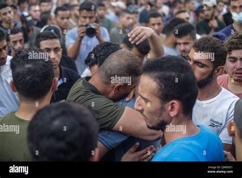 Gaza Palestina 05th De Ago De 2022 Los Palestinos Asisten Al Funeral