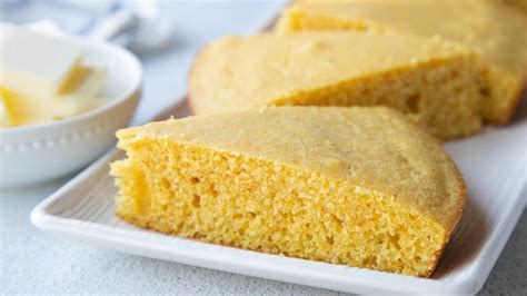 Southern Style Buttermilk Cornbread Recipe